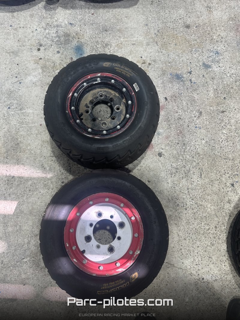Vend 4 jantes arrière beadlock gros déport et 3 jante avant 4x100 bonne état