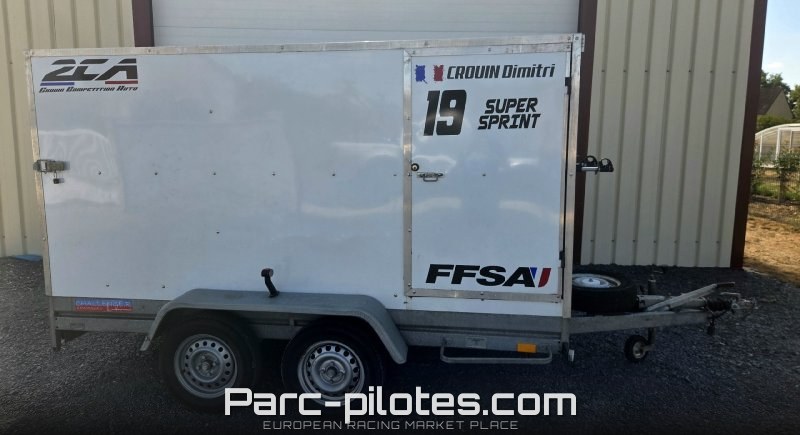 Remorque fermée double essieu