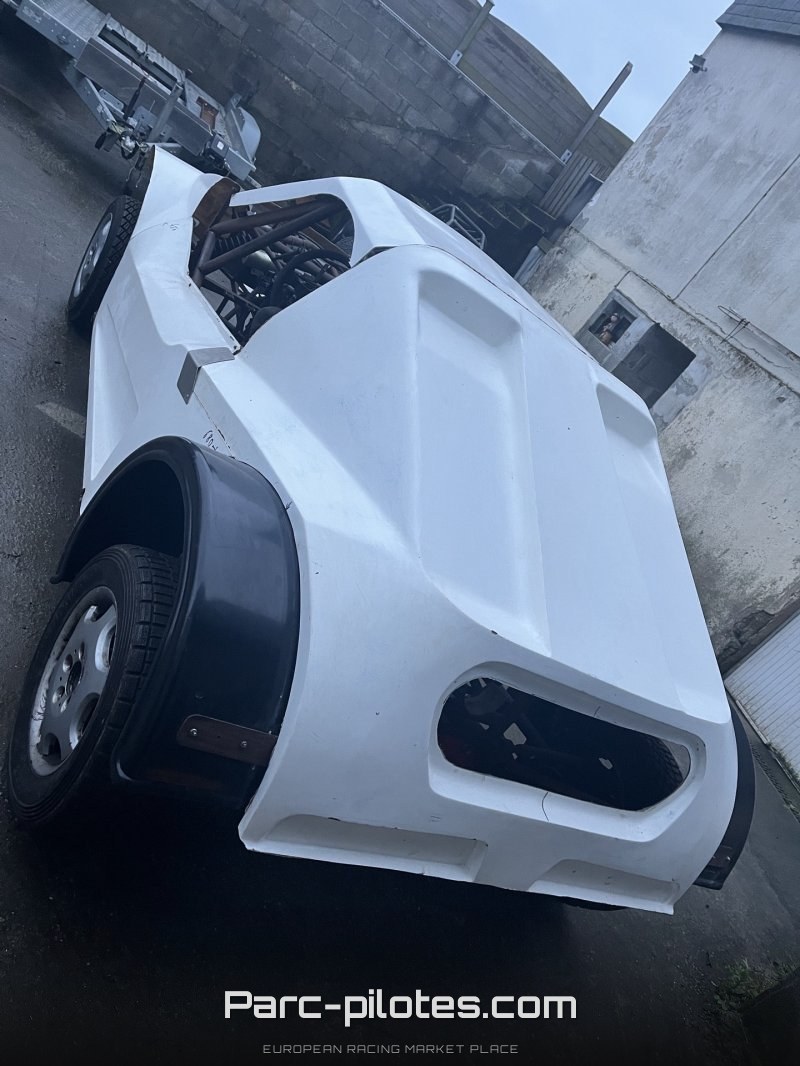Carrosserie voiture TT + moules – photo 2