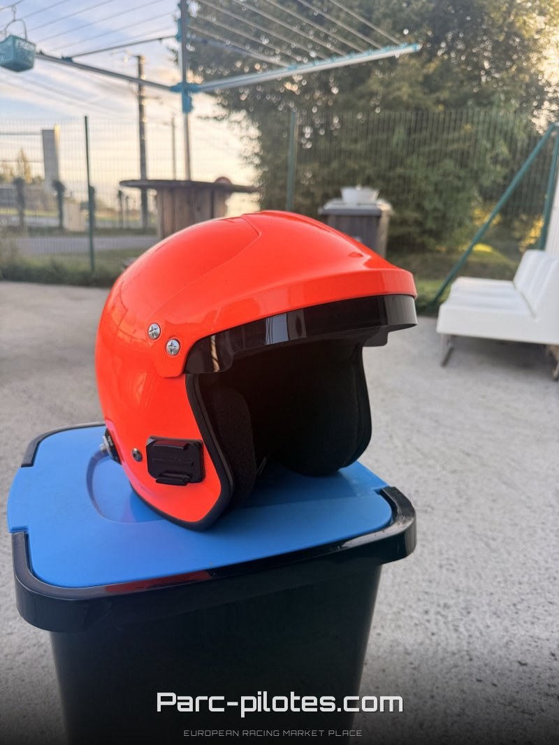 Casque FIA – photo 1