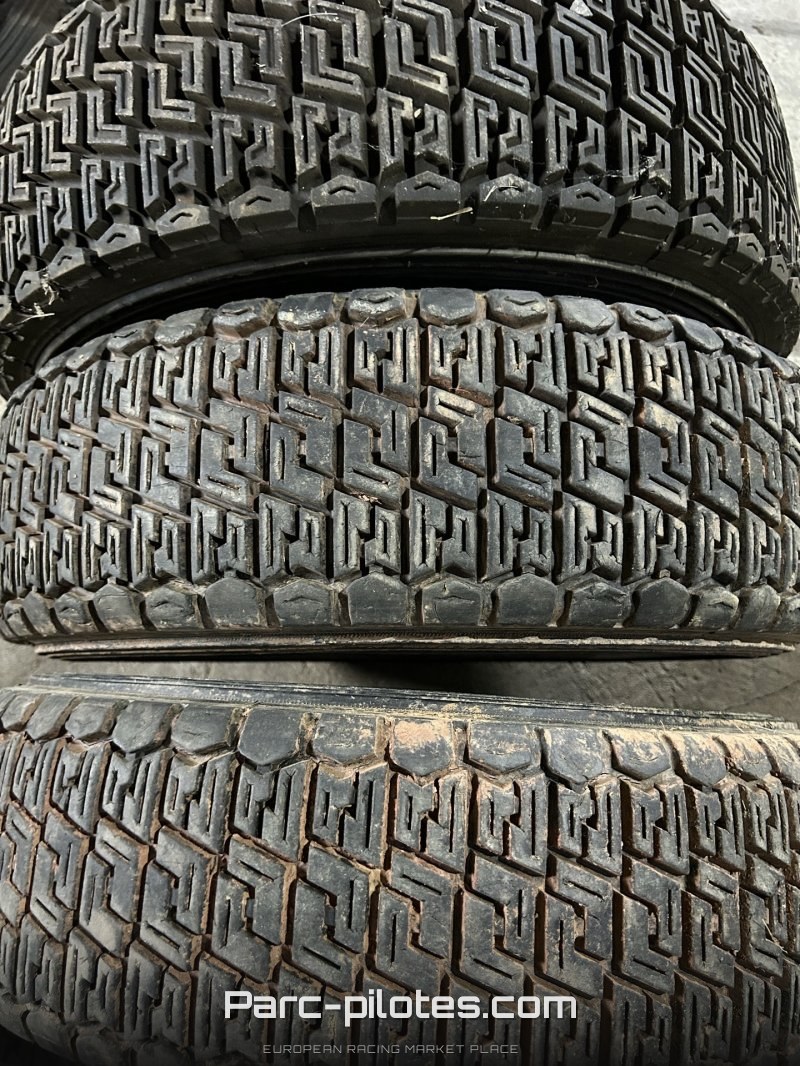 Pneu Michelin 15/65r15 – photo 1