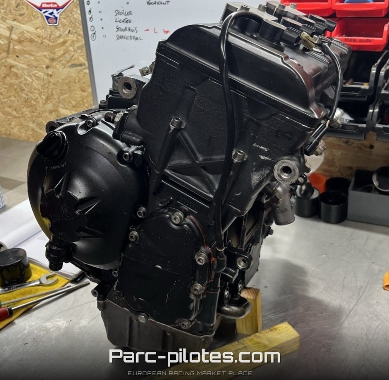 Moteur  R6 et divers pieces supersprint – photo 1