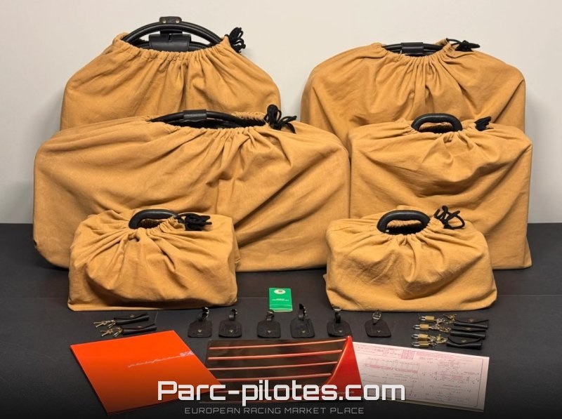 Ferrari Testarossa Luggage Set – photo 2